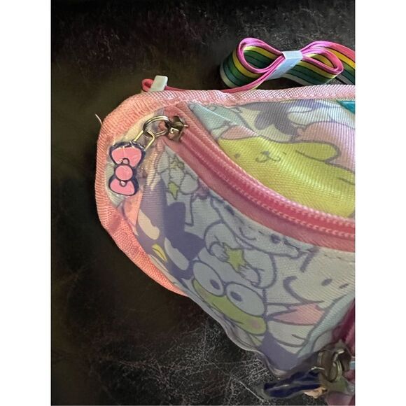 Sanrio x Igloo Hello Kitty & Friends Fanny Pack/Lunch Cooler - Picture 3 of 7